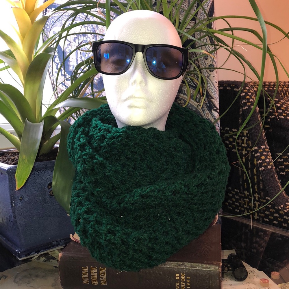 Handmade infinity scarf - Picture 4 of 5